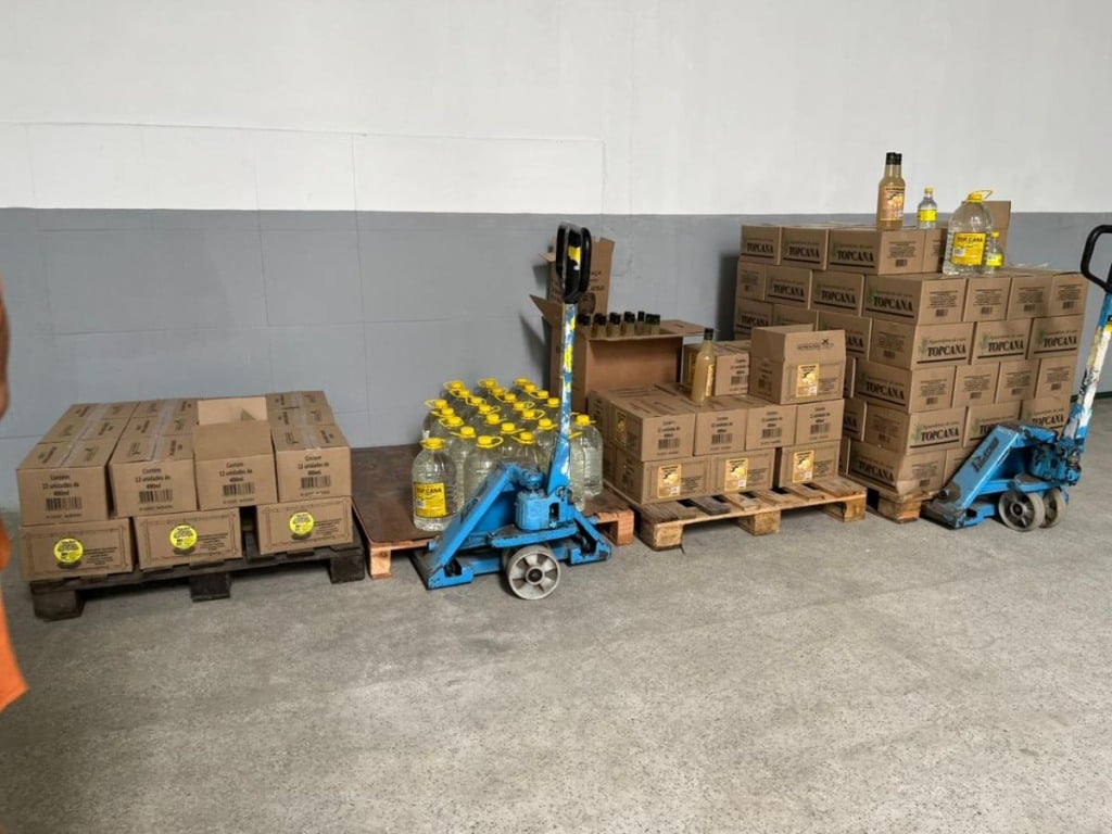 Operação integrada do Governo do Estado contra bebidas adulteradas recolhe primeiras amostras para análise