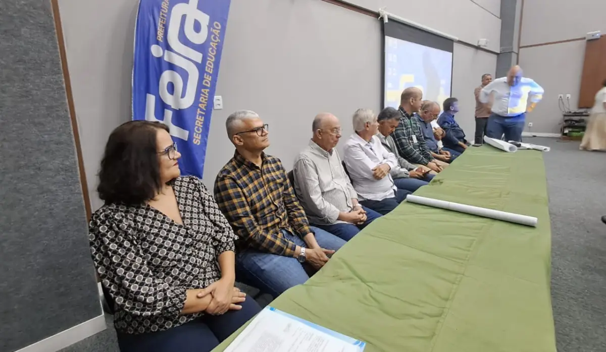 Canal do Sertão Baiano é debatido em reunião com prefeitos, técnicos e lideranças estaduais em Feira de Santana