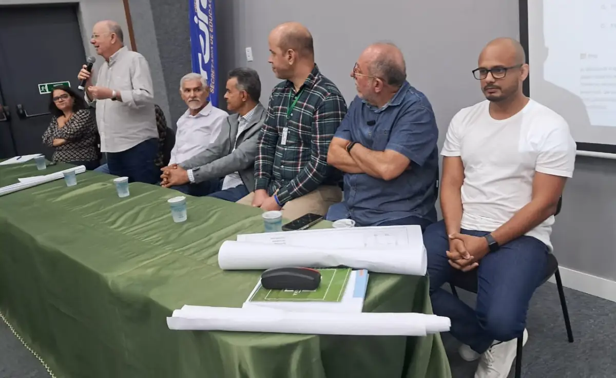 Canal do Sertão Baiano é debatido em reunião com prefeitos, técnicos e lideranças estaduais em Feira de Santana