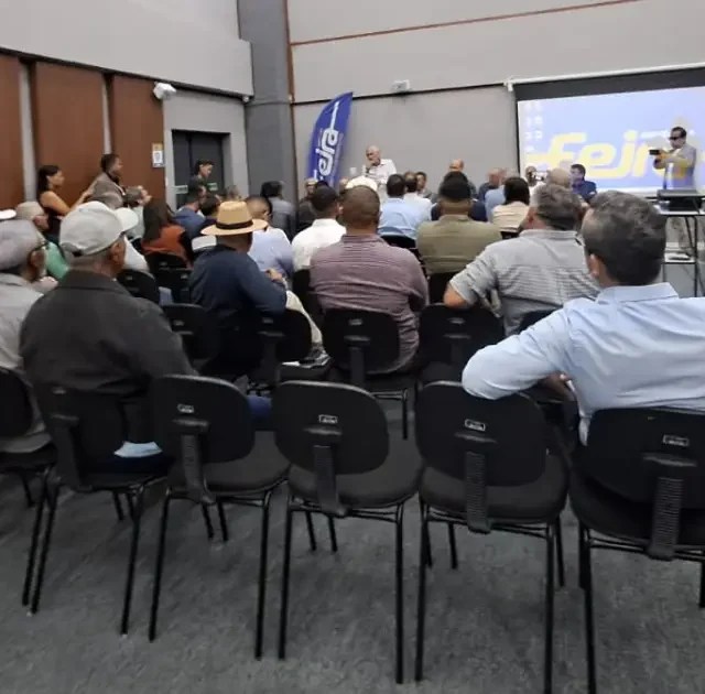 Canal do Sertão Baiano é debatido em reunião com prefeitos, técnicos e lideranças estaduais em Feira de Santana
