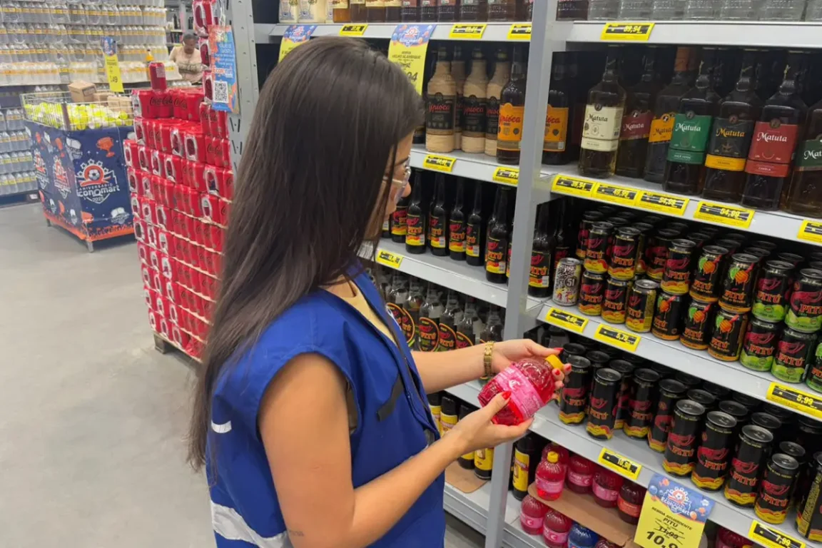 Fiscalização conjunta entre secretarias verifica venda de bebidas destiladas em Feira de Santana