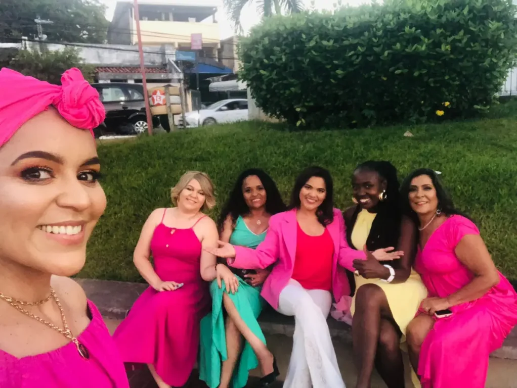 Perucas, micropigmentação e próteses: projeto baiano devolve autoestima a mulheres em tratamento contra o câncer