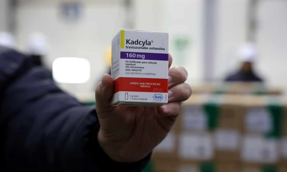 Brasil recebe lote de medicamento contra câncer de mama para uso no SUS