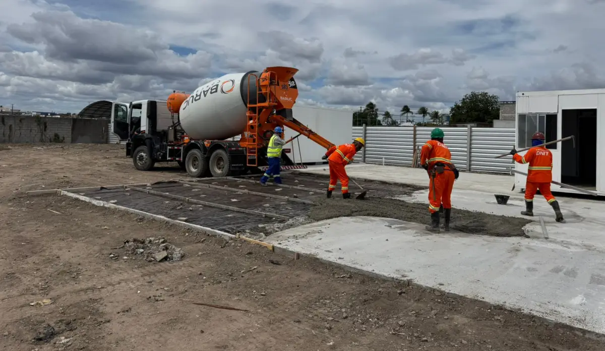 canteiro de obras da duplicação do Anel de Contorno