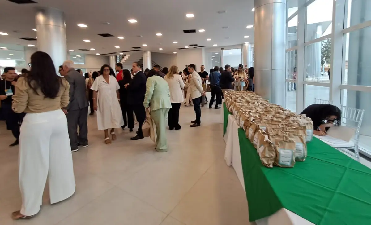 Encontro sobre empreendedorismo atrai centenas de empresários de várias cidades baianas em Feira de Santana