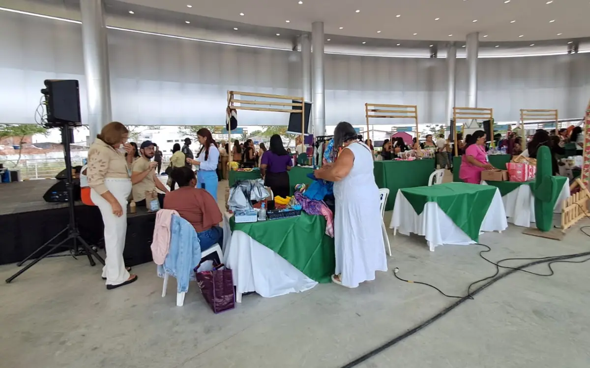 Encontro sobre empreendedorismo atrai centenas de empresários de várias cidades baianas em Feira de Santana