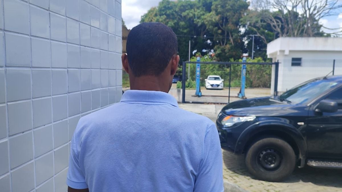 Familiares das jovens de Anguera