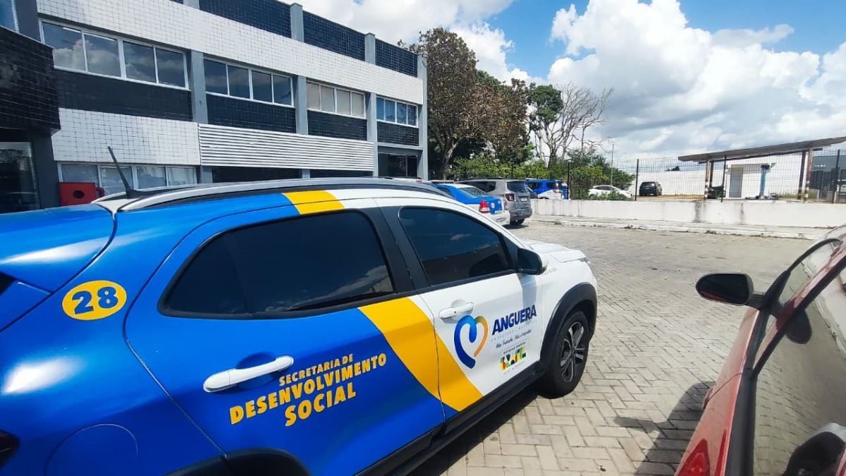 Familiares das jovens de Anguera