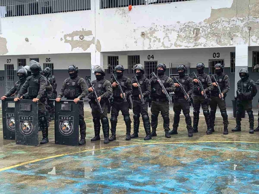 Operação no Conjunto Penal de Eunápolis