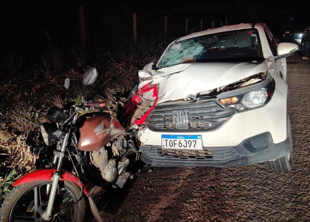 Duas pessoas morrem após moto ser atingida por carro na BR-101 em Itagimirim