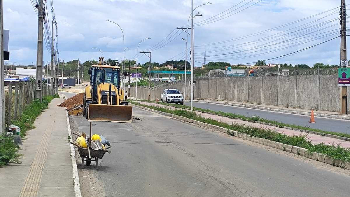 Trecho da rua Francisco Dias é interditado para obras pela SMT