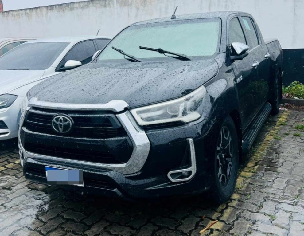 Caminhonete é apreendida em loja de seminovos após denúncia de transferência fraudulenta em Feira de Santana