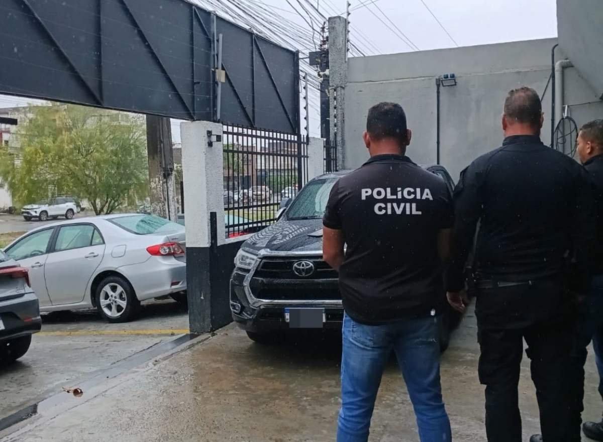 Caminhonete é apreendida em loja de seminovos após denúncia de transferência fraudulenta em Feira de Santana