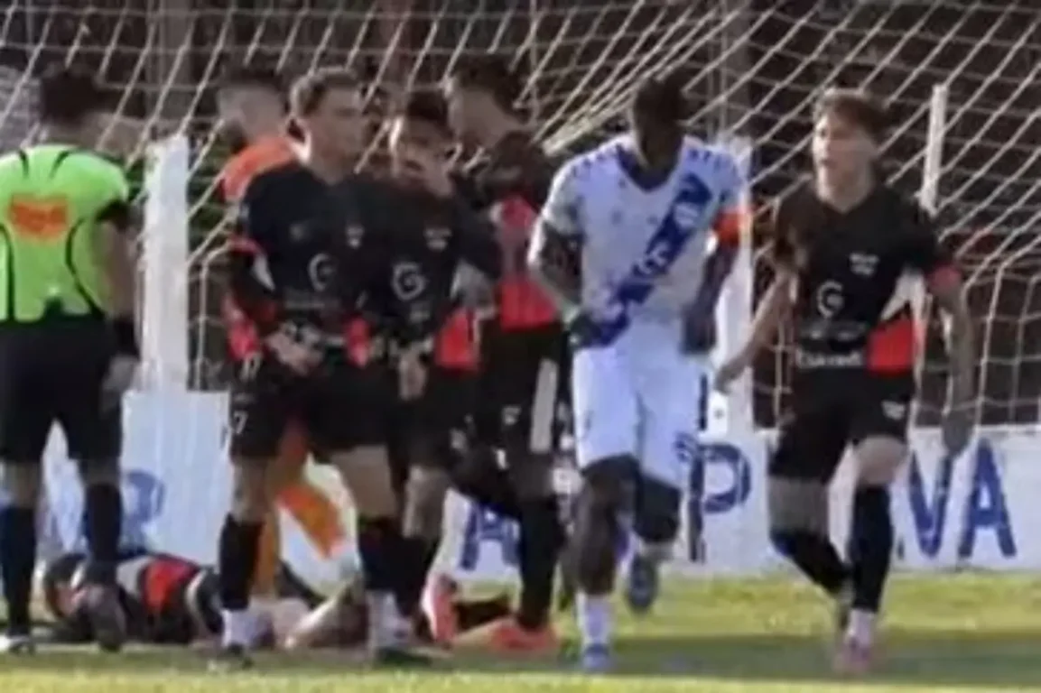 Jogador vítima de racismo leva punição maior que agressor