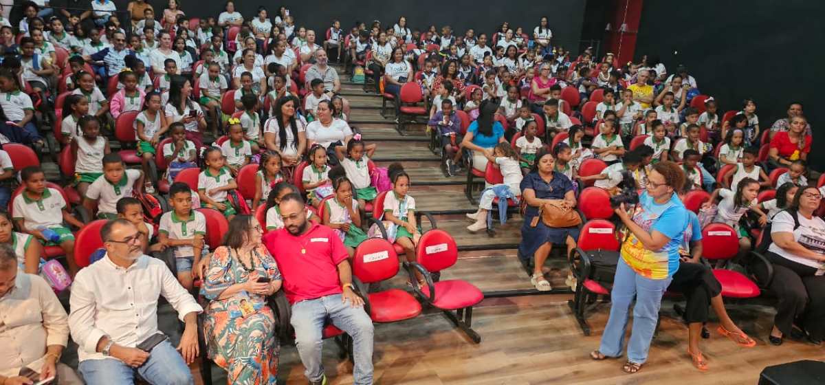 Teatro Margarida Ribeiro é reaberto após passar por reforma; equipamento é um dos palcos do Fenatifs