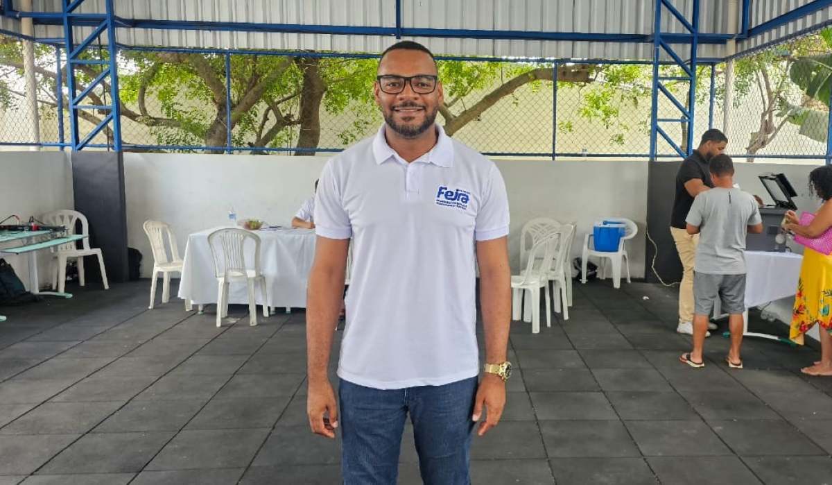 secretário de Habitação Valdivan Nascimento