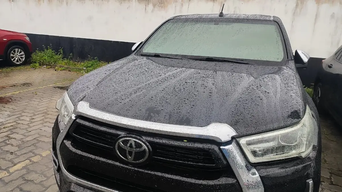 Polícia Civil recupera Hilux avaliada em R$ 180 mil após golpe contra idoso do Rio de Janeiro em Feira de Santana