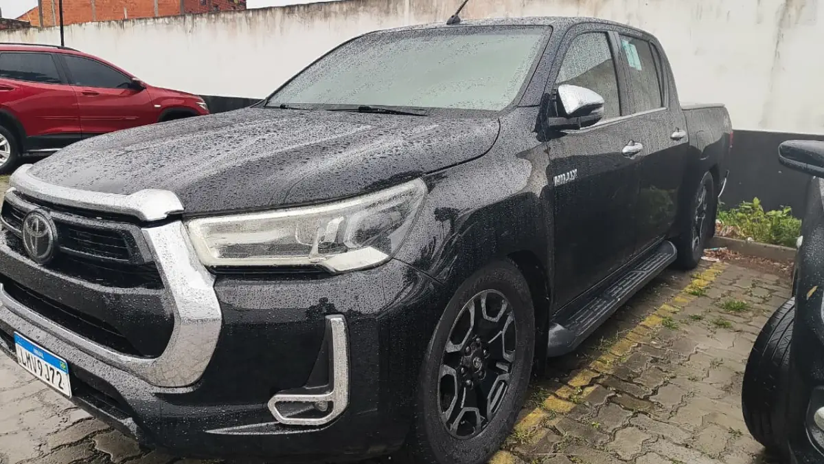 Polícia Civil recupera Hilux avaliada em R$ 180 mil após golpe contra idoso do Rio de Janeiro em Feira de Santana