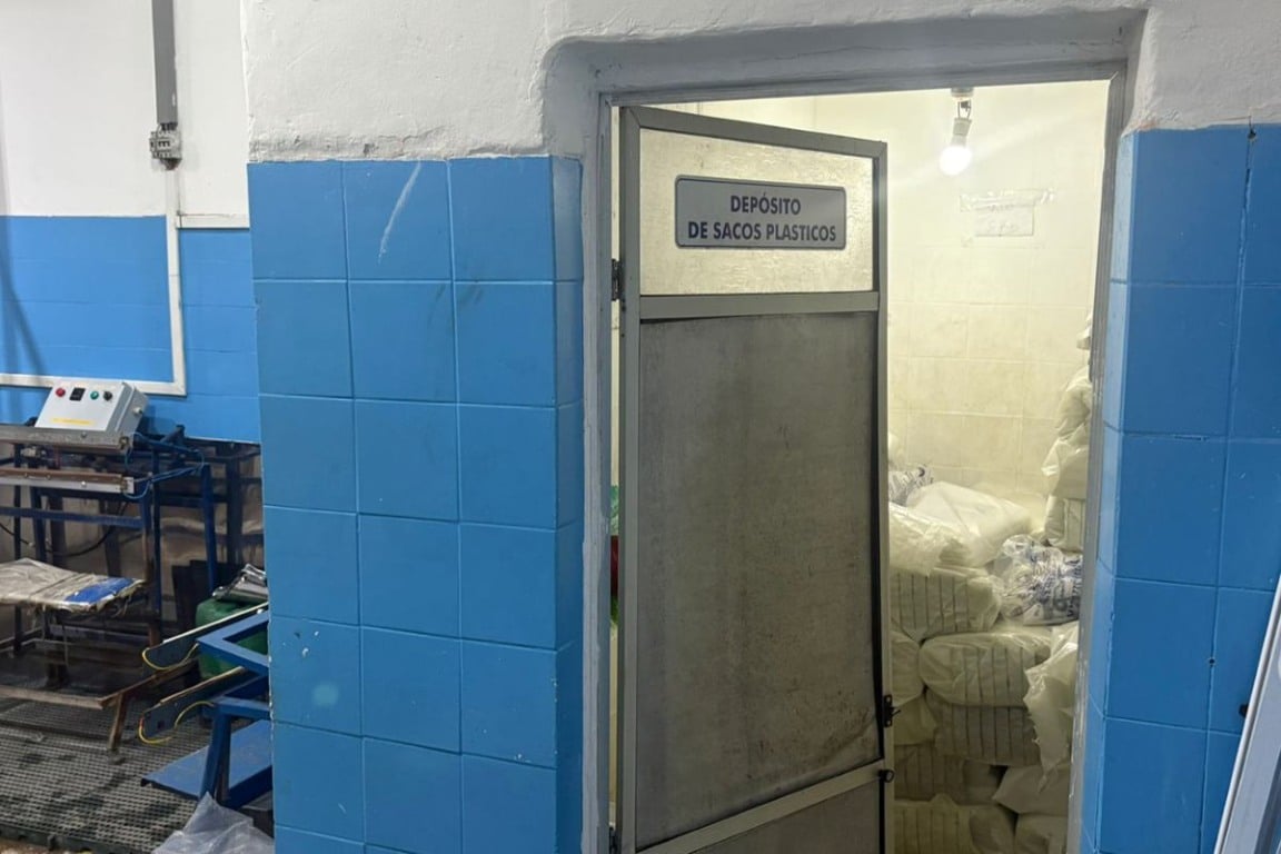 Vigilância Sanitária interdita fábrica de gelo em Feira de Santana por irregularidades