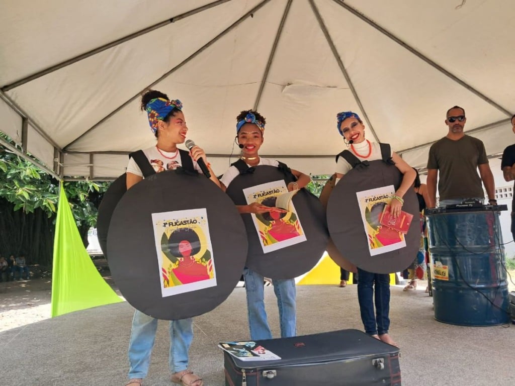 1ª feira literária do colégio gastão guimarães