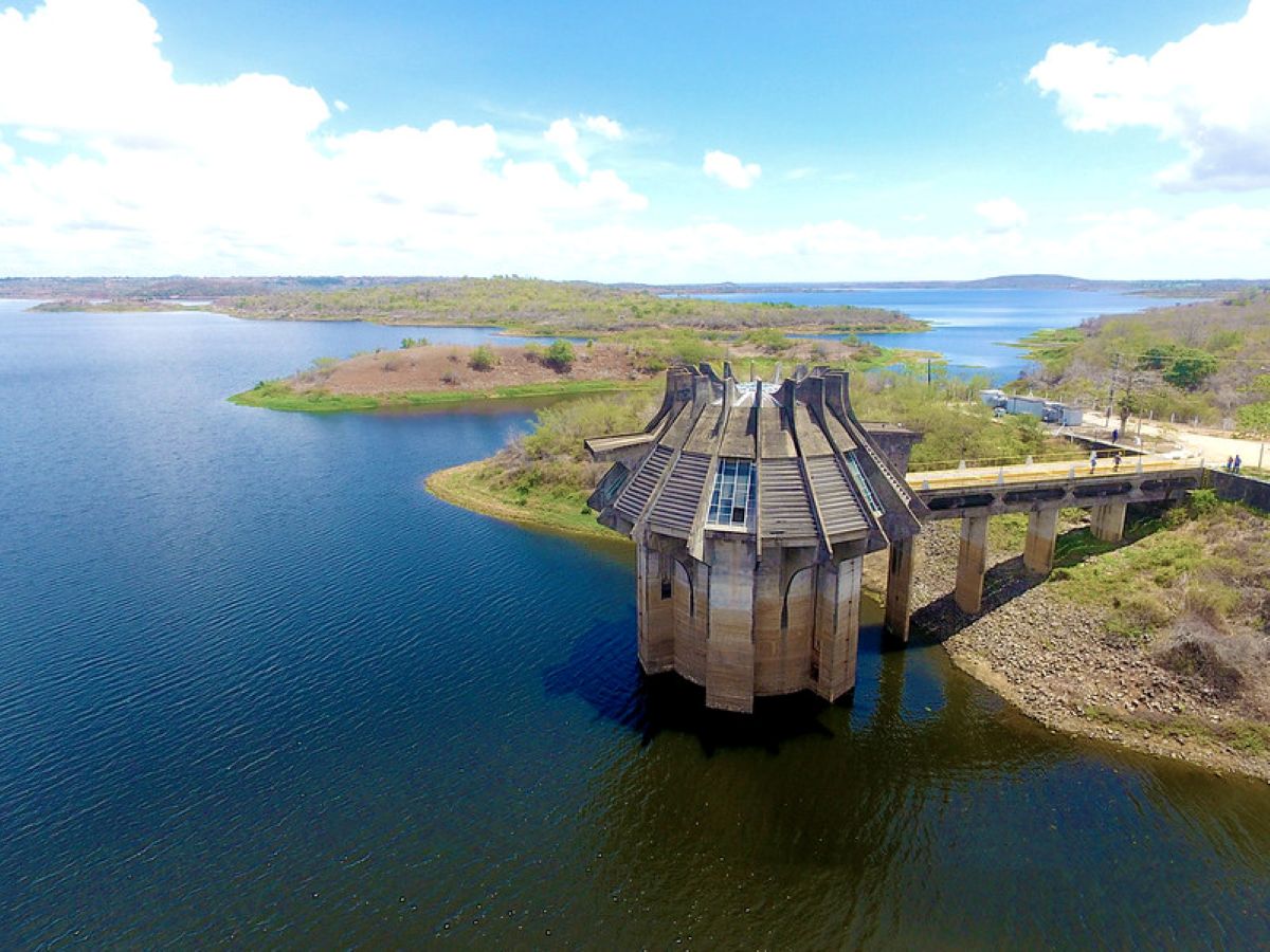 Captação no Rio Paraguaçu, no município de Conceição da Feira BA.