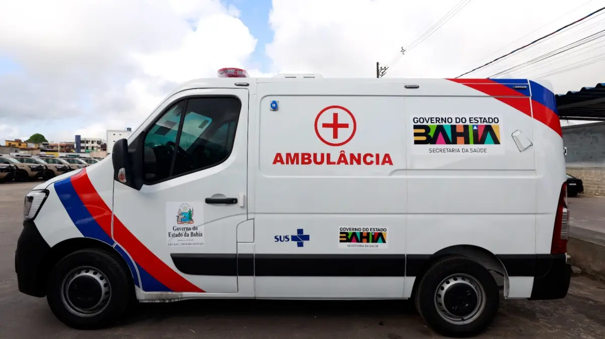 Em SAJ, governador entrega novo colégio, 57 viaturas policiais e autoriza ampliação de hospital