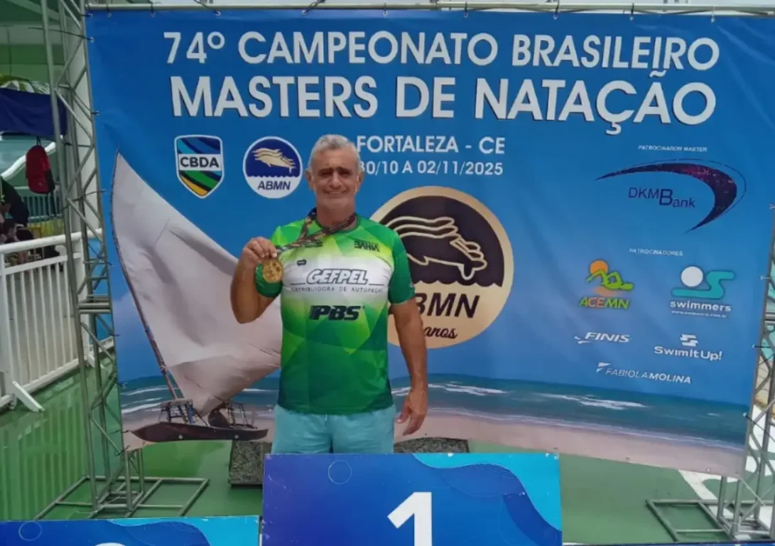 Feirense de 60 anos brilha no Brasileiro Master de Natação e segue batendo recordes nas águas