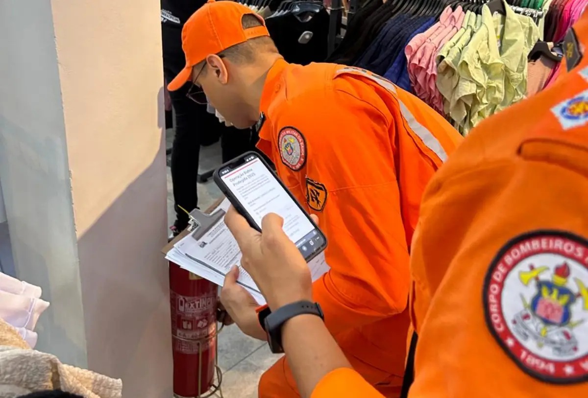 Operação Bahia Protegida realiza vistorias preventivas em estabelecimentos do comércio de Feira de Santana