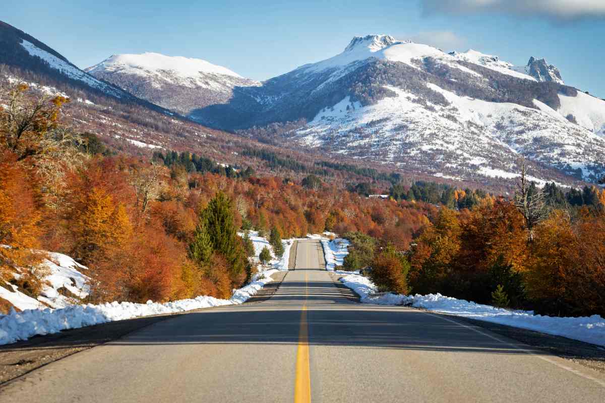 A Rota dos Sete Lagos, na Patagônia, combina natureza exuberante e turismo de aventura