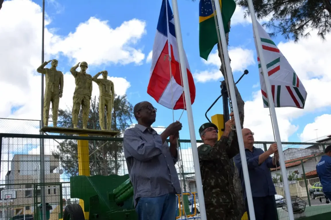 Feira de Santana resgata memória dos heróis nacionais e entrega Praça dos Ex-Combatentes totalmente revitalizada