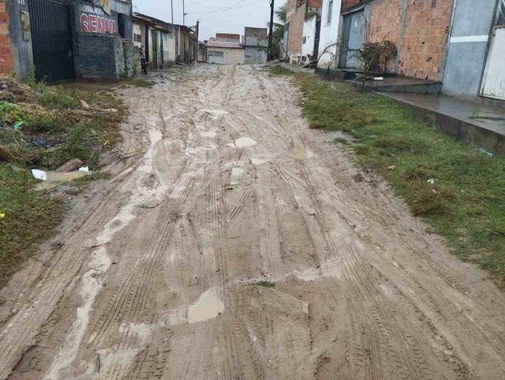 Rua Paulo VI no bairro Subaé