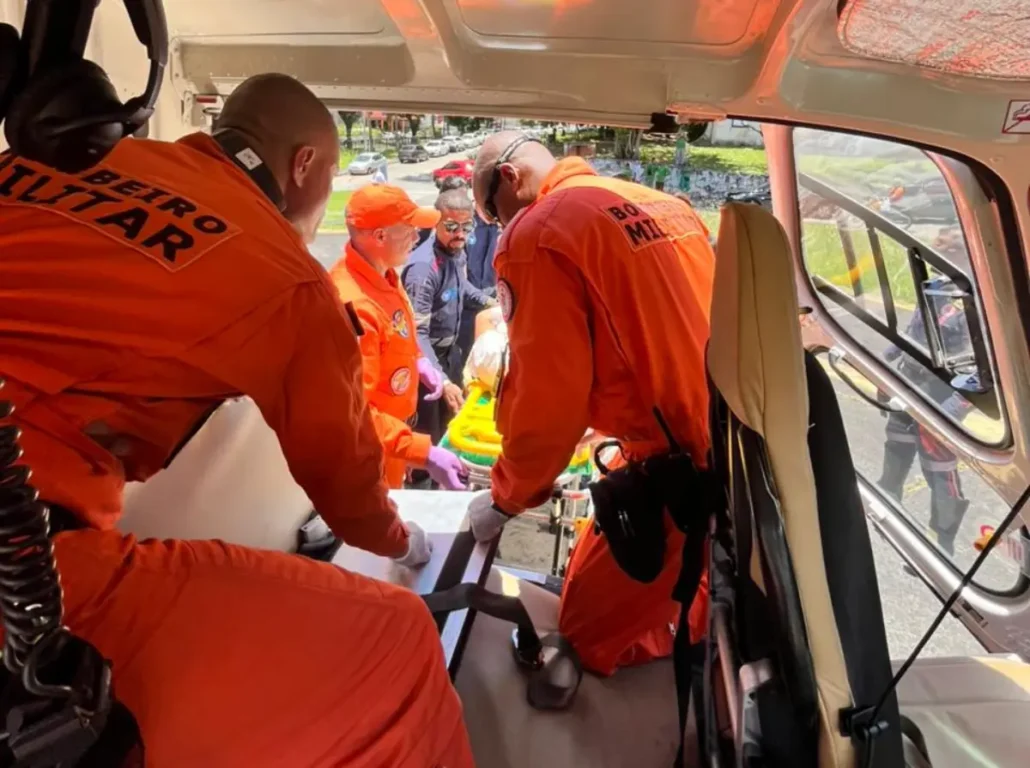 Helicóptero do CBMBA resgata vítimas de acidente automobilístico em Vera Cruz
