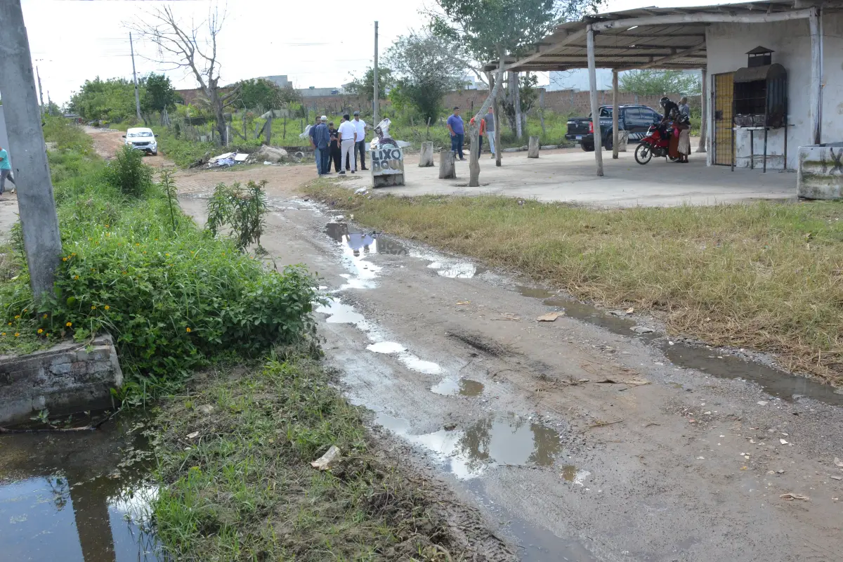 Prefeitura de Feira inicia obras de requalificação na Rua Sete Lagoas, na Mangabeira