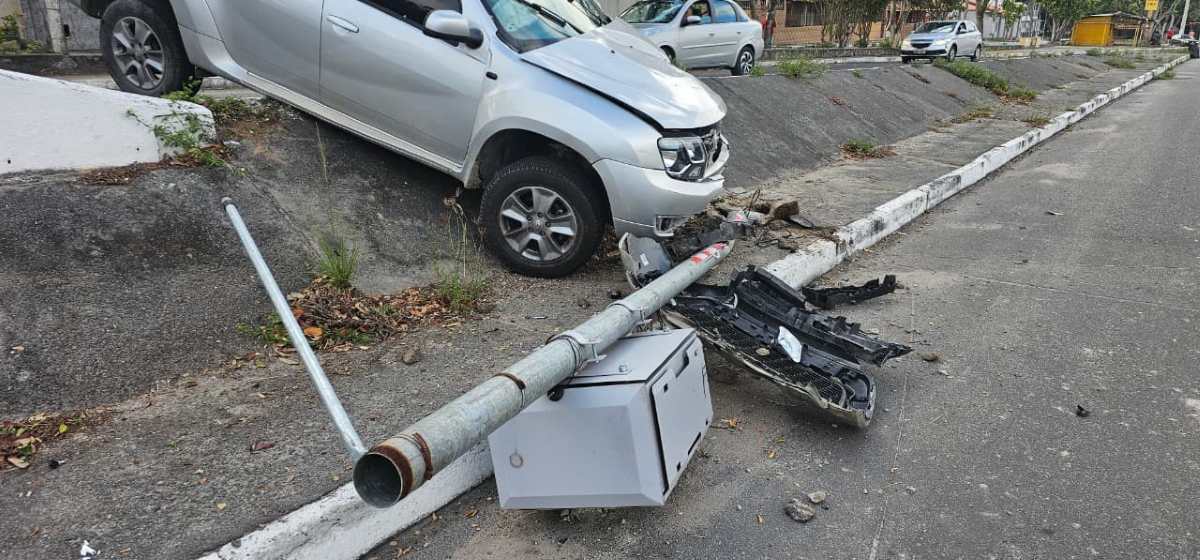 Acidente na Avenida José Falcão da Silva