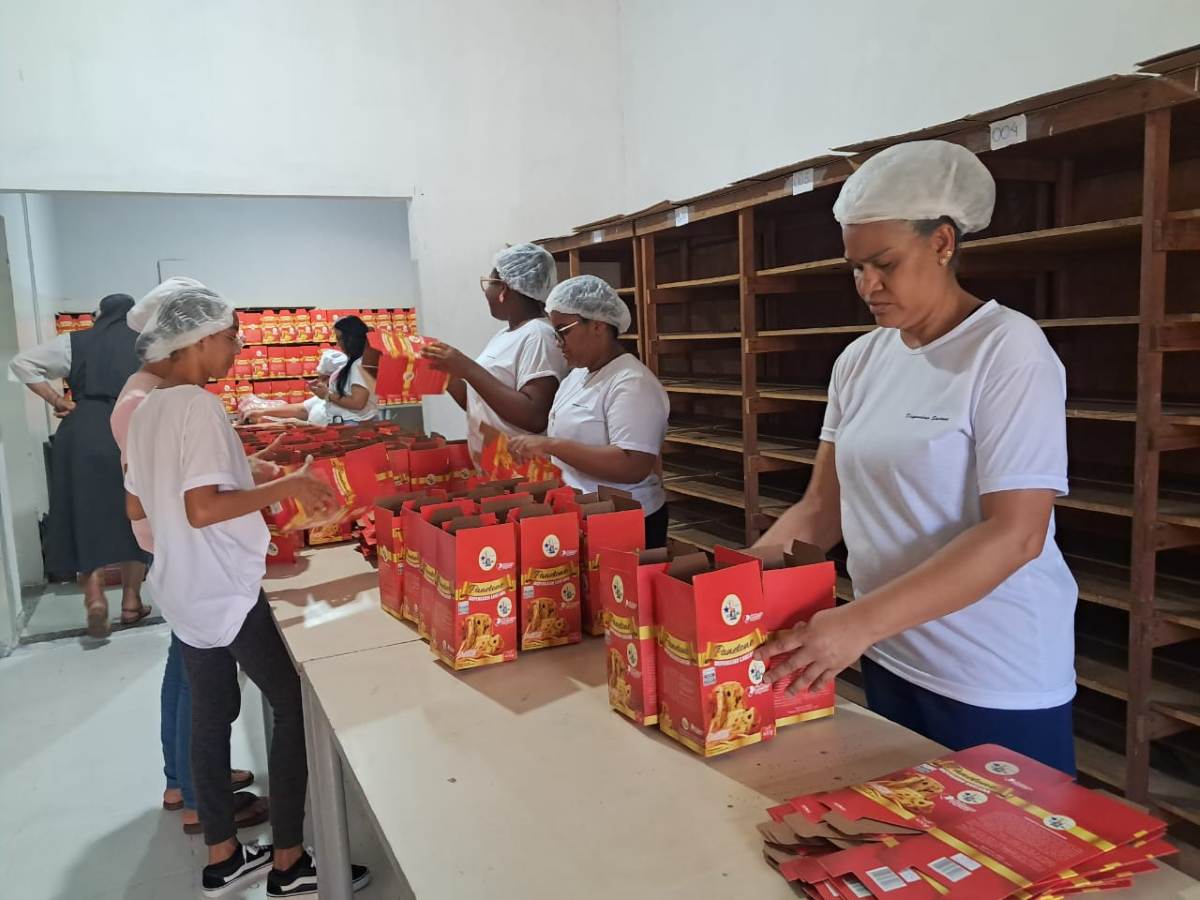 Dispensário Santana reforça tradição de mais de 20 anos com produção de panetones natalinos