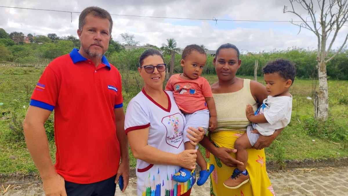 acumulo de lixo em terrenos do bairro campo limpo em feira de Santana