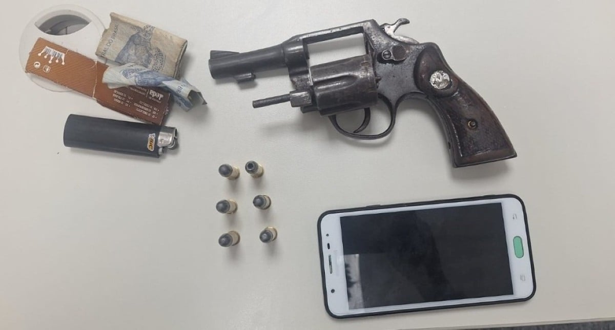 Suspeito de cometer assaltos na região do conjunto Feira VI é localizado pela Polícia Militar