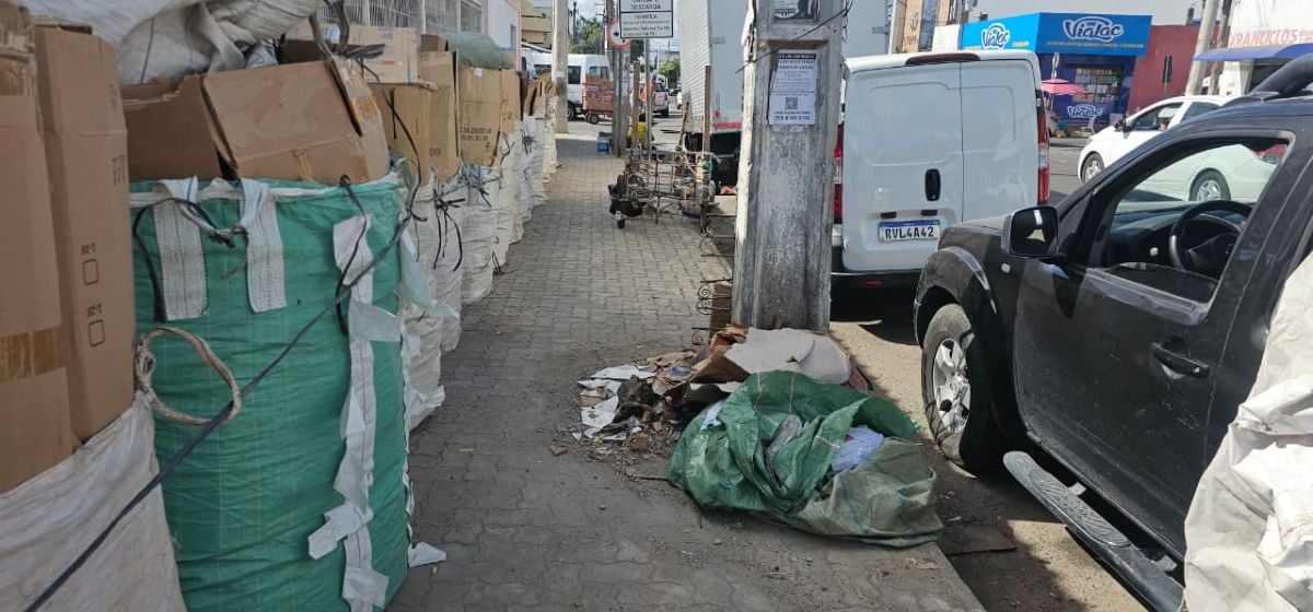 Bag sacolas plásticas material reciclável Rua Barão de Cotegipe