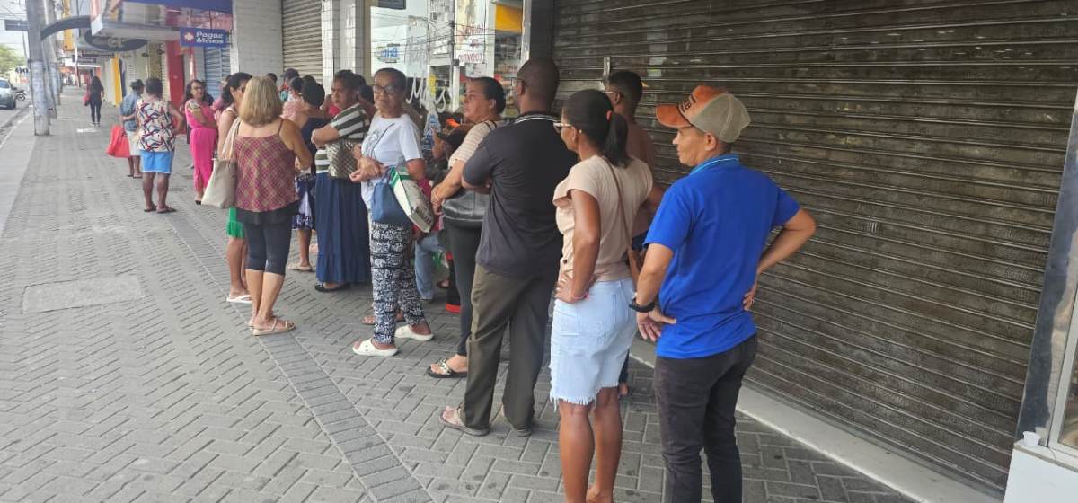 Fila para retirada de medicamentos | Foto: Paulo José/ Acorda Cidade Fila para retirada de medicamentos | Foto: Paulo José/ Acorda Cidade