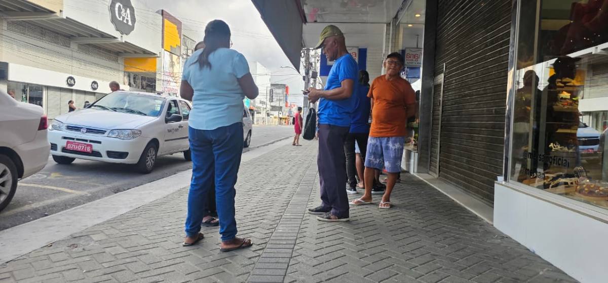 Fila para retirada de medicamentos | Foto: Paulo José/ Acorda Cidade Fila para retirada de medicamentos | Foto: Paulo José/ Acorda Cidade