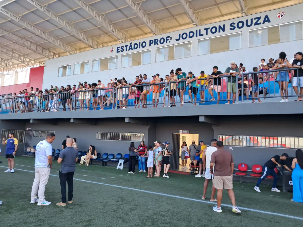 Natal Show de Bola reúne artistas, jogadores e influenciadores para combater a fome em Feira de Santana Natal Show de Bola reúne artistas, jogadores e influenciadores para combater a fome em Feira de Santana