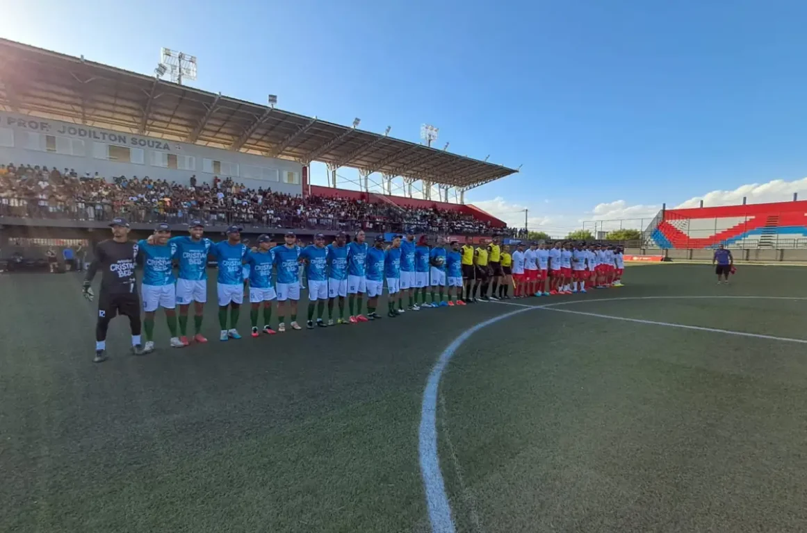 Natal Show de Bola reúne artistas, jogadores e influenciadores para combater a fome em Feira de Santana