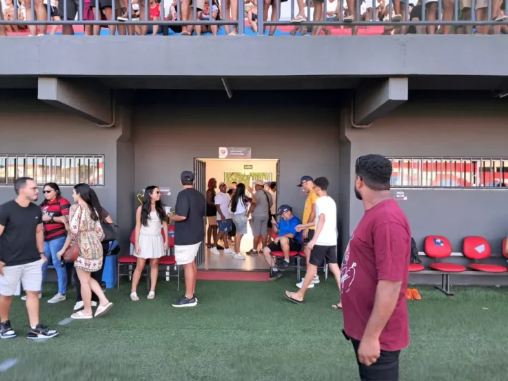 Natal Show de Bola reúne artistas, jogadores e influenciadores para combater a fome em Feira de Santana