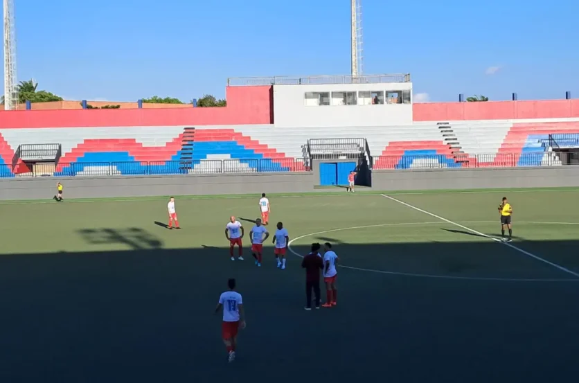 Natal Show de Bola reúne artistas, jogadores e influenciadores para combater a fome em Feira de Santana