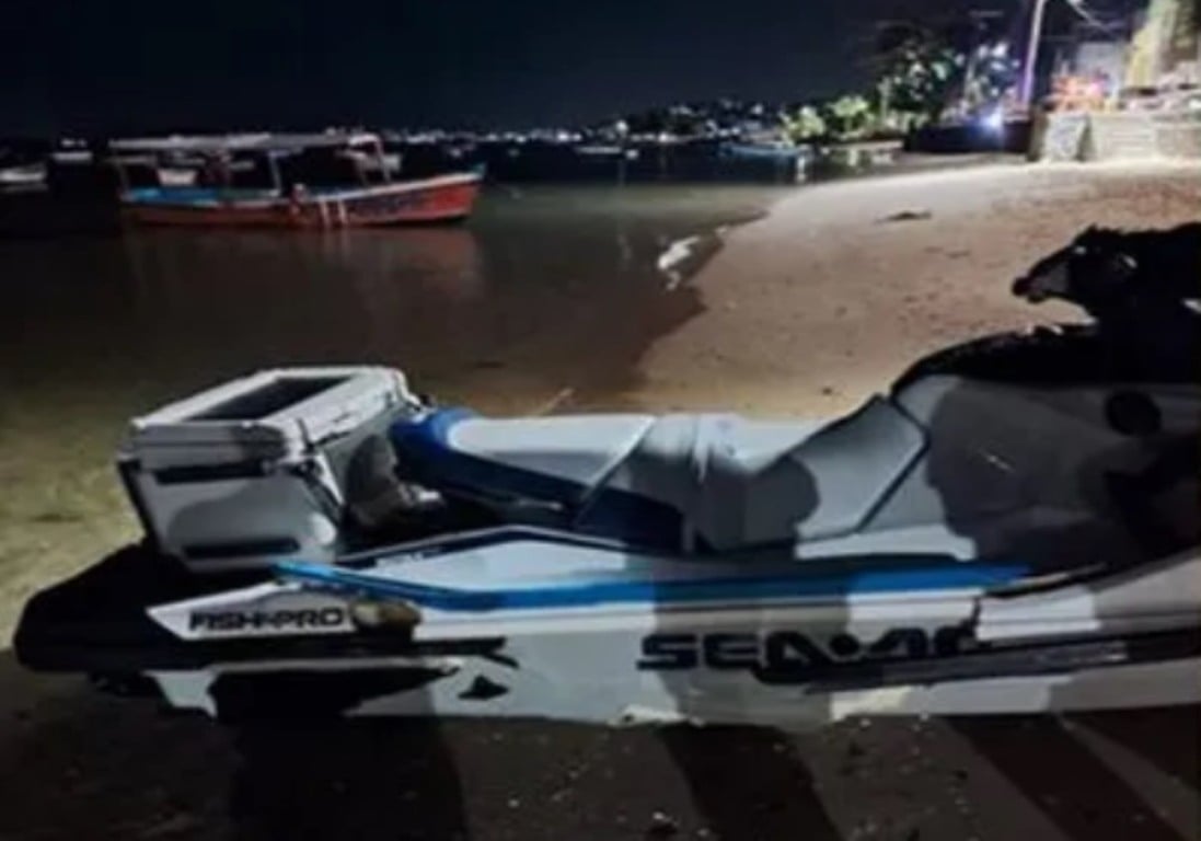 Homem morre e mulher fica gravemente ferida após acidente com moto aquática e barco em Salvador
