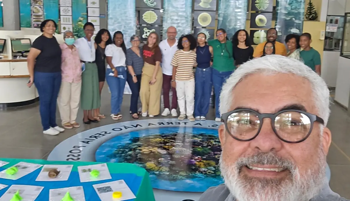 Exposição “Planeta Algas: Sem elas, a Terra não seria possível!” é aberta no hall da Biblioteca Central da Uefs