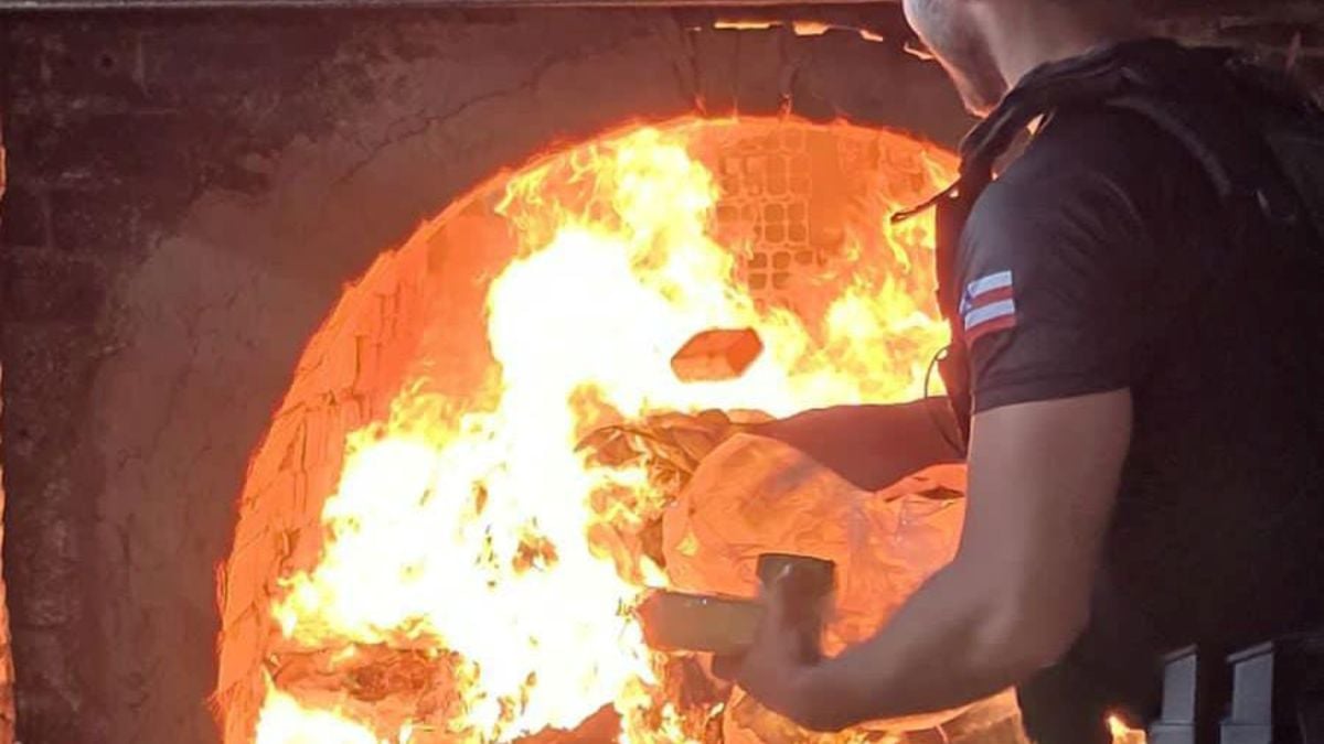 droga sendo queimada