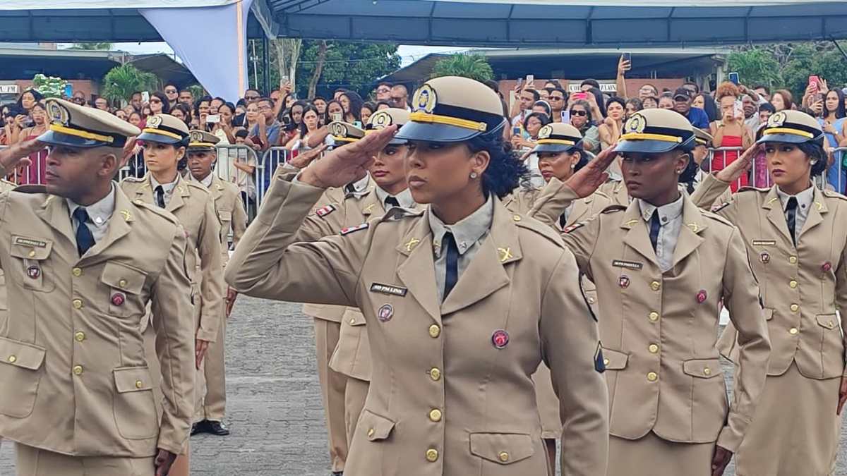 Formatura de soldados da PM