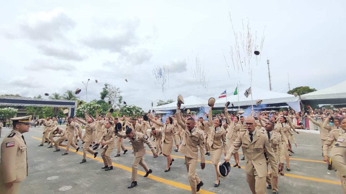 Formatura de soldados da PM