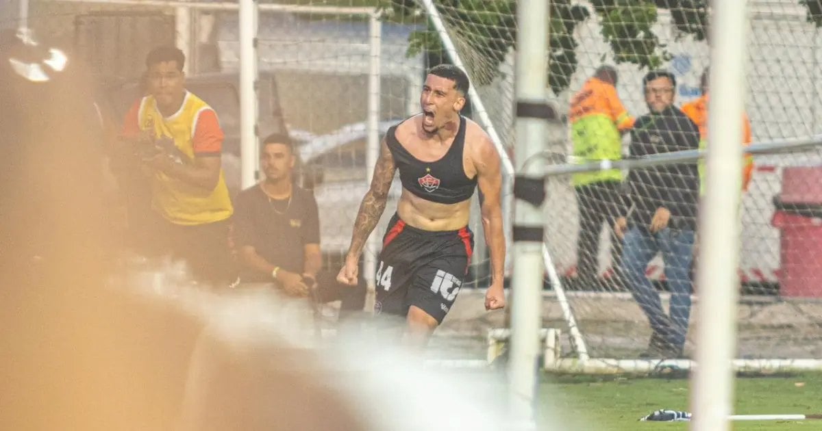 Vitória vence o São Paulo e permanece na série A